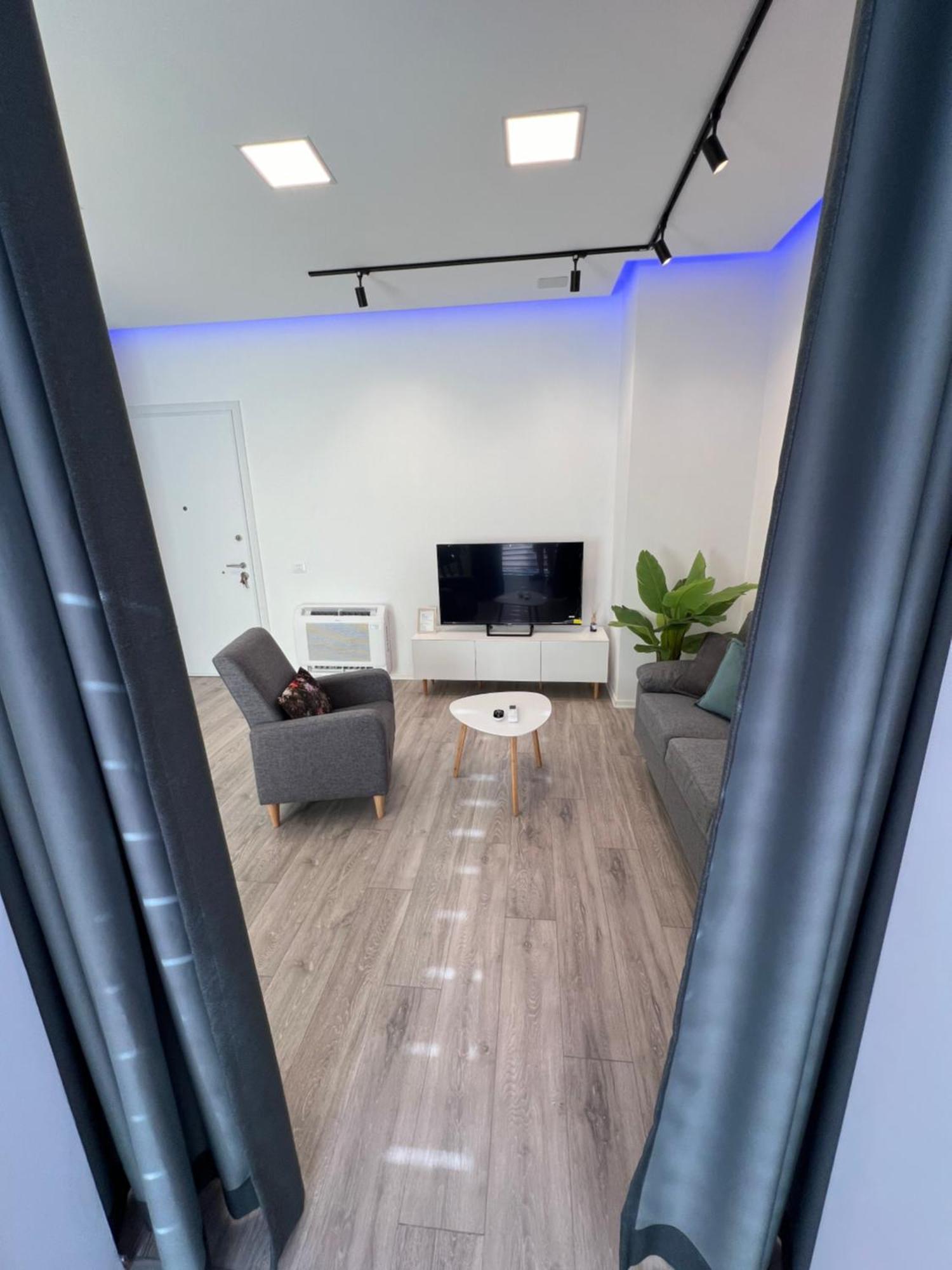 Sunflower Apartment Тирана Экстерьер фото