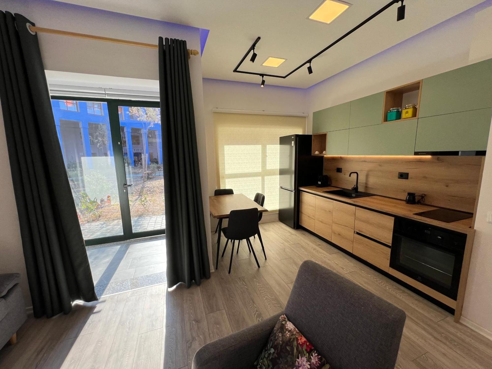 Sunflower Apartment Тирана Экстерьер фото
