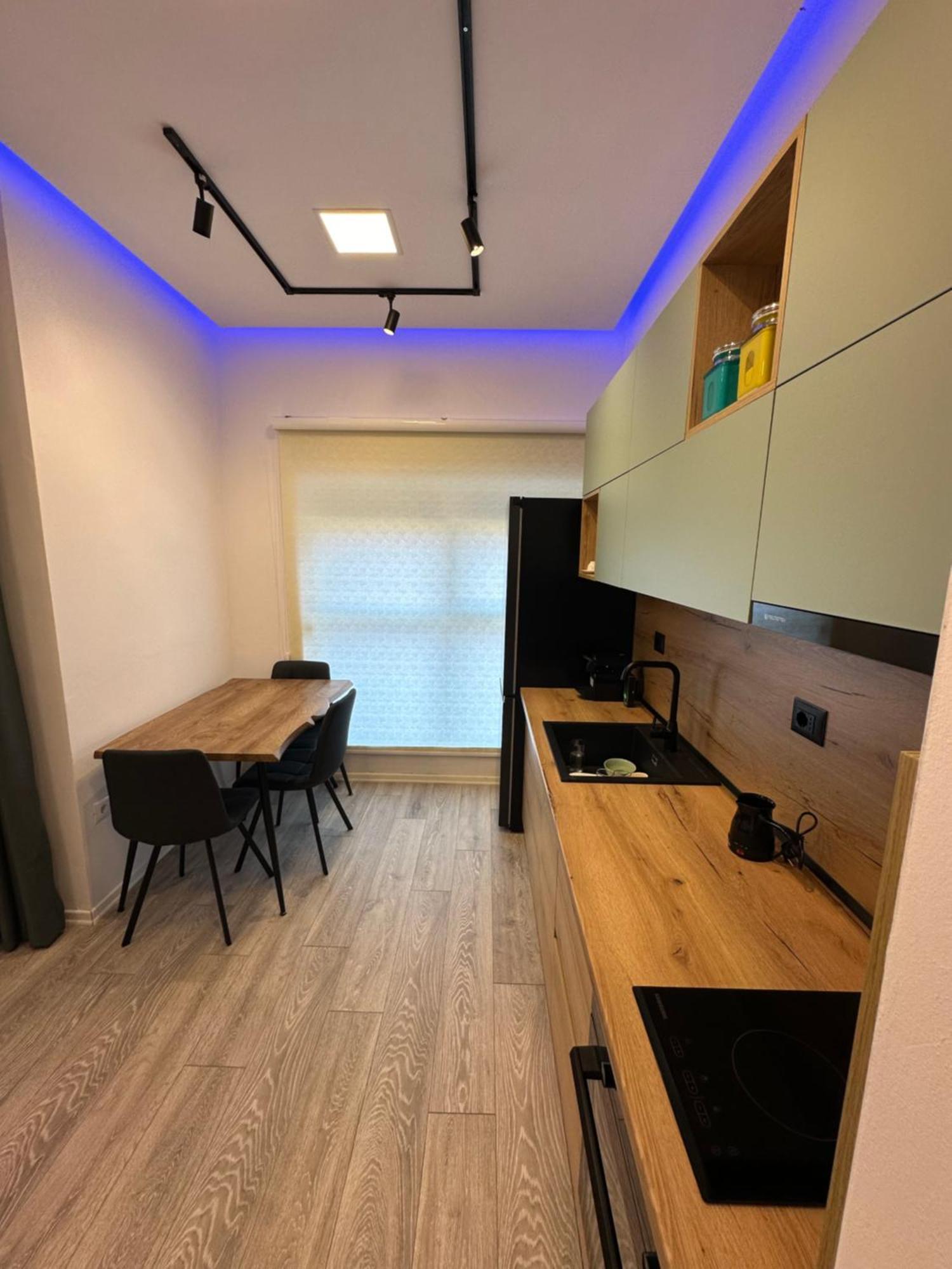 Sunflower Apartment Тирана Экстерьер фото