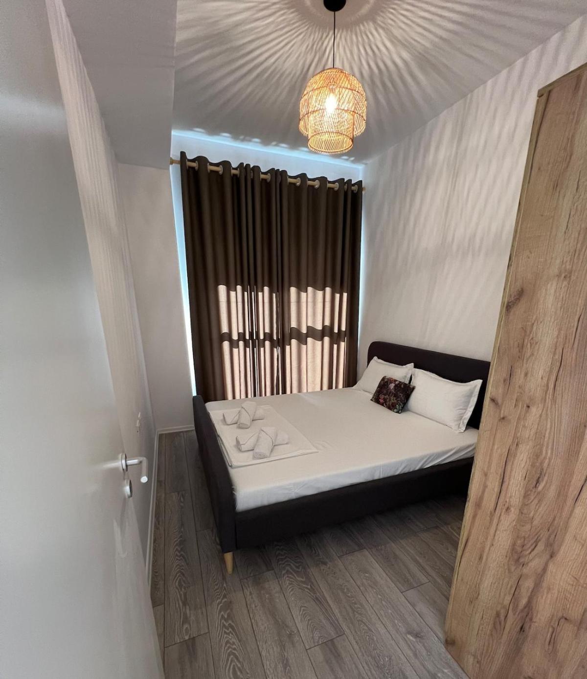 Sunflower Apartment Тирана Экстерьер фото